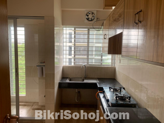 Block -L,Road-27,5th Floor,South Facing 1580 Sft+120sft